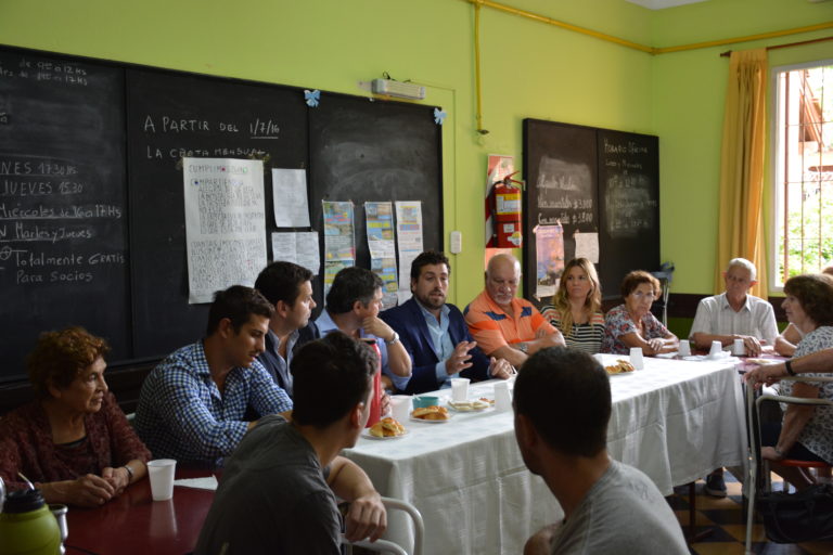 Lucas Delfino y el Ministro de Desarrollo Social de la Provincia se reunieron con jubilados de Hurlingham