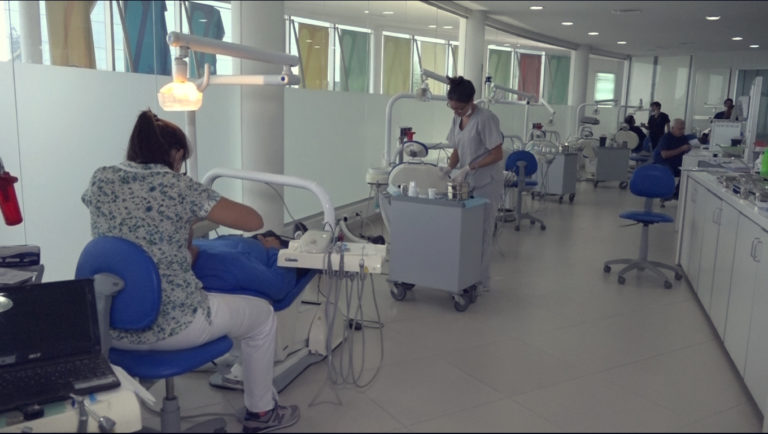 Se abrió la inscripción al Curso de Orientación Vocacional en Prótesis Dental