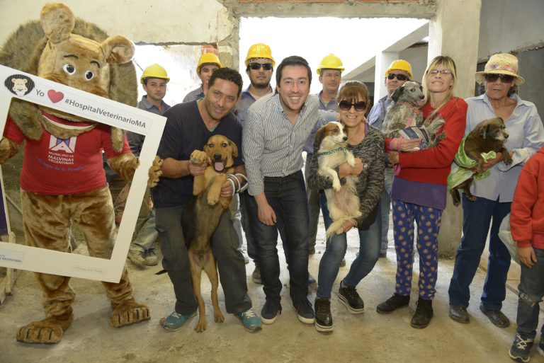 El Primer Hospital Veterinario de Malvinas Argentinas ya está en marcha