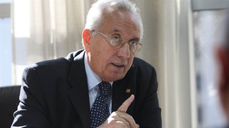 “Estamos todos en libertad condicional”