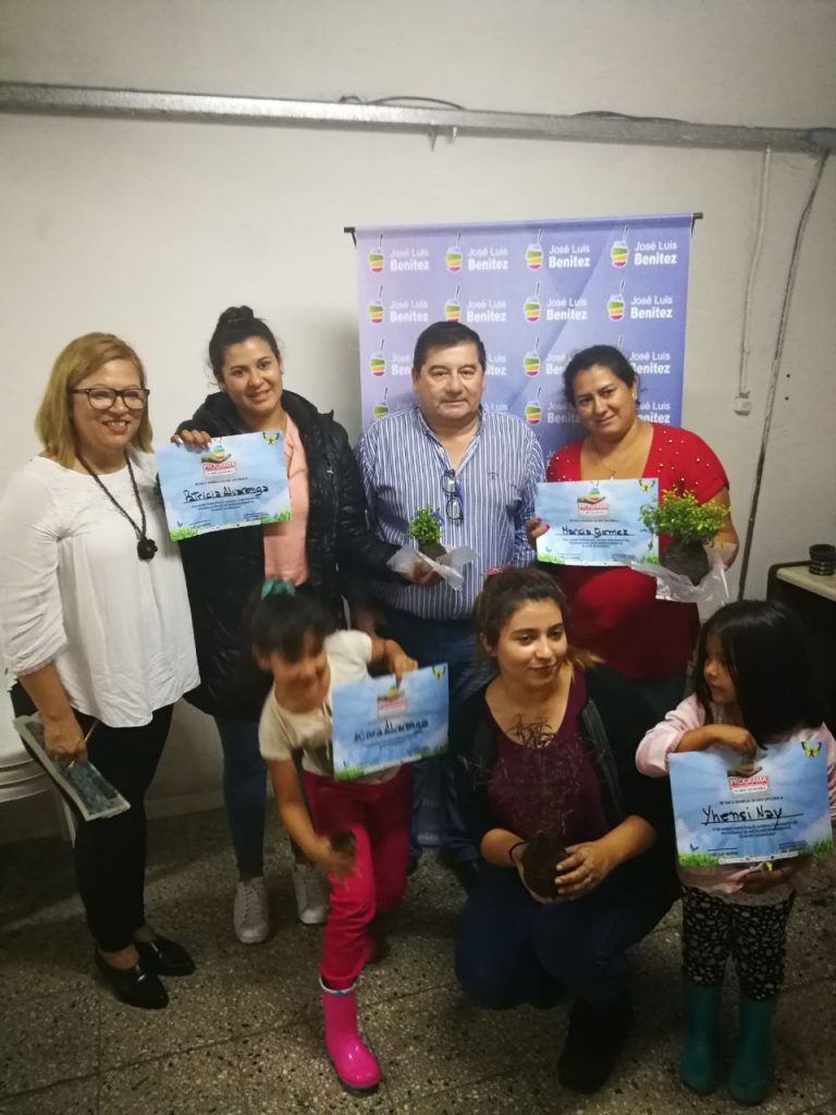 Nuestra política es aprender Kokedamas