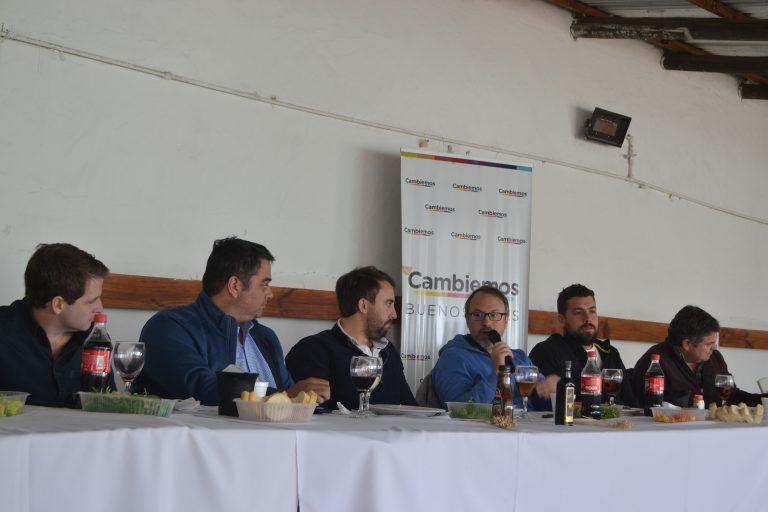 Ezequiel Pazos recibió a ministros, intendentes, legisladores y dirigentes de Cambiemos de la primera y tercera sección en José C. Paz
