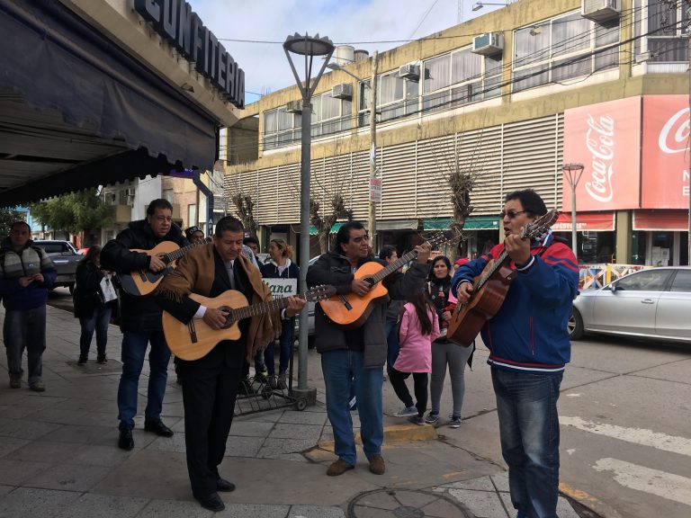 SORPRESA UN “FLASHMOB” PARA CELEBRAR EL DÍA DE LA INDEPENDENCIA