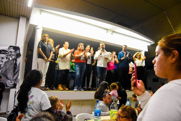 Fabián Pitronaci homenaje a las mujeres de Pilar