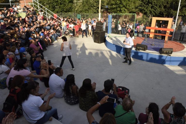 Nardini inauguró una nueva plaza en Malvinas Argentinas