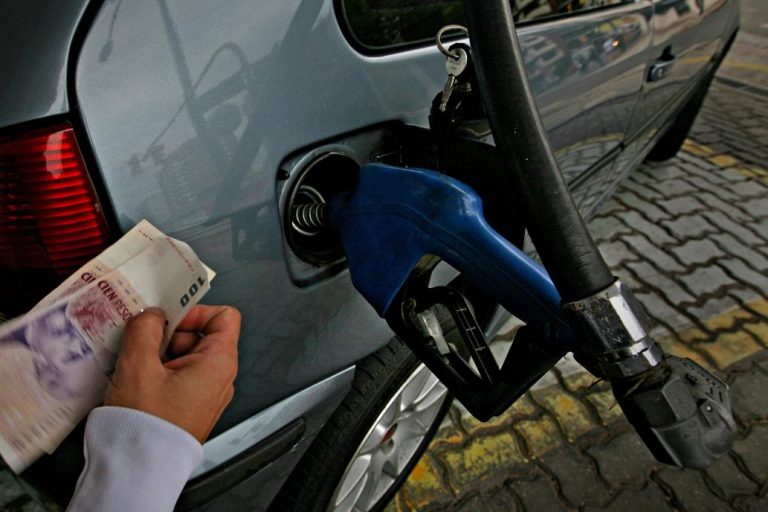 YPF, Shell y Axion subieron hasta 6% combustibles