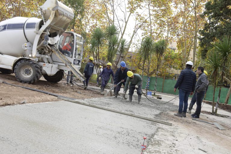 Se renueva la Plaza San Martín en Ing. Adolfo Sourdeaux