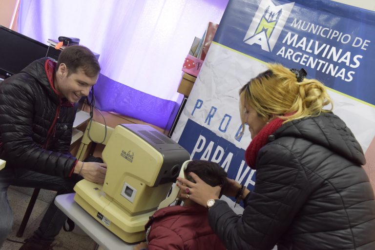 “Para verte mejor” vuelve a las escuelas de Malvinas Argentinas