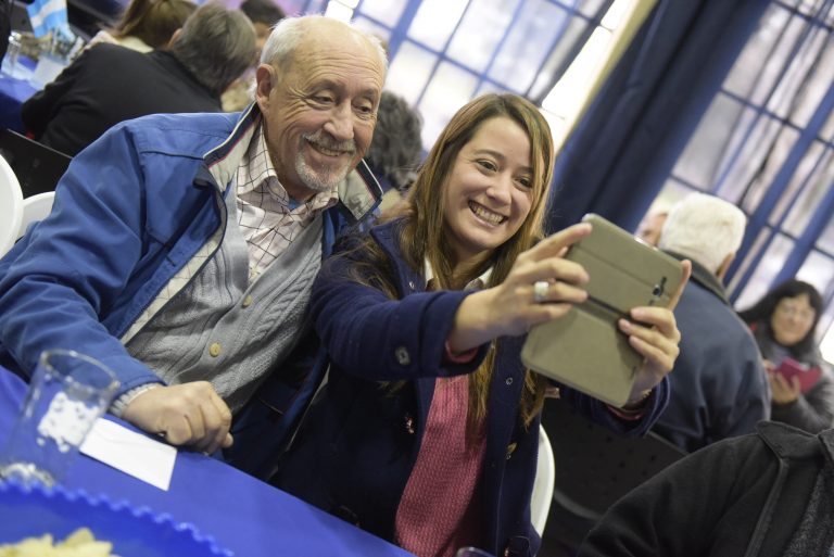 Luisa Albinoni visitó la Colonia Municipal de Adultos Mayores