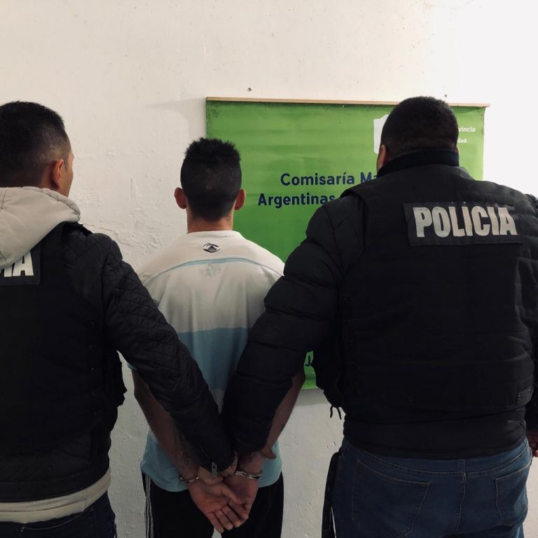 Por ROBO AGRAV. POR USO DE ARMA.