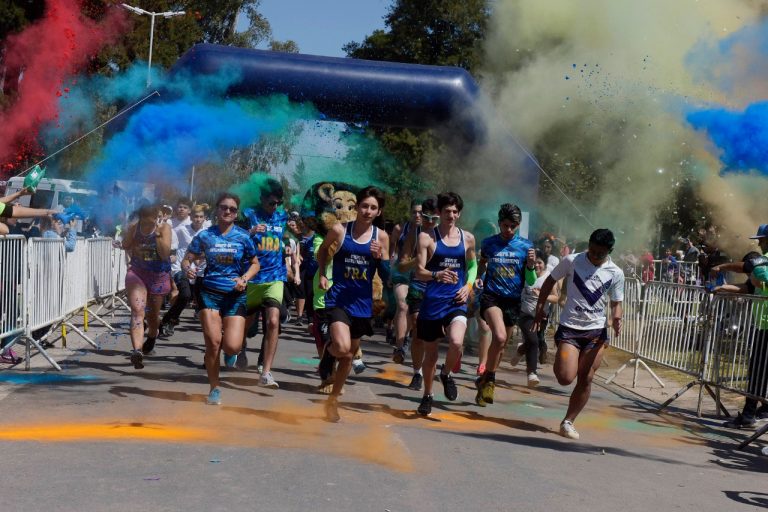 Se realizó la 4º Carrera de los Colores en Malvinas Argentinas