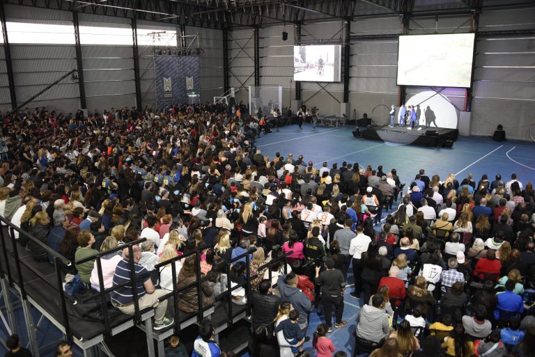 Leo Nardini inauguró el Polideportivo de Los Polvorines