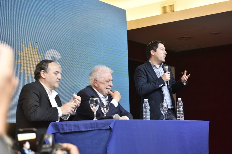 Ginés González García y Nardini disertaron en Malvinas Argentinas sobre el futuro de la salud pública