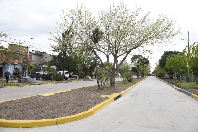 Calle Ángel Pacheco con nuevo pavimento
