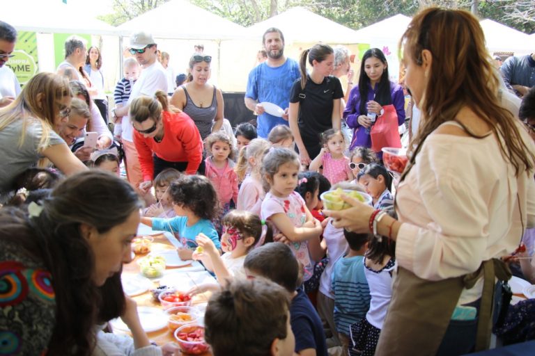 Los vecinos de San Isidro disfrutaron de una concurrida Feria de Diseño y Mercado Gourmet