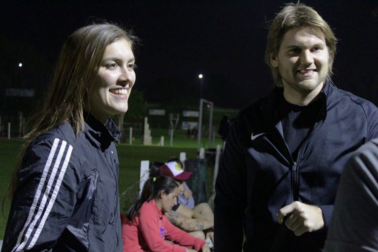 Pablo y Lucía Sivori entregaron material deportivo para el Club El Retiro