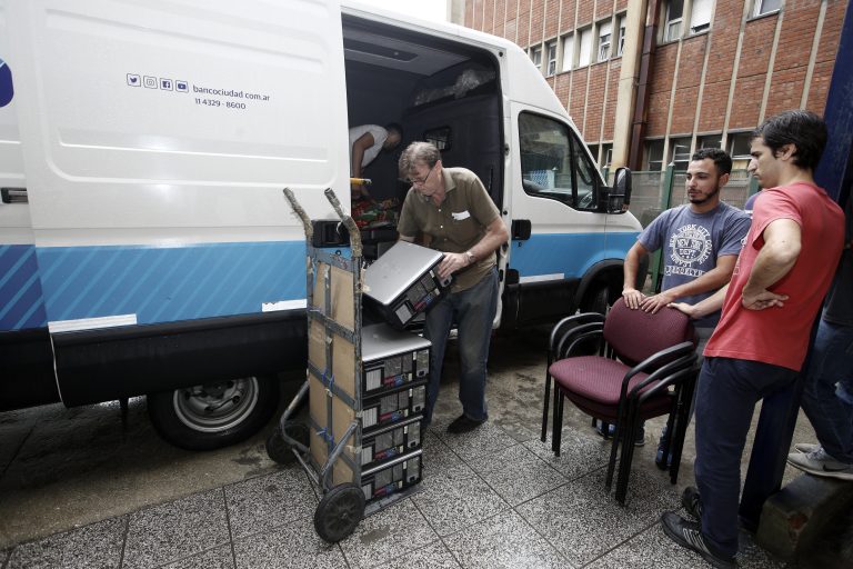 LLEGARON EQUIPAMIENTO Y JUGUETES AL HOSPITAL DE NIÑOS DE MAR DEL PLATA