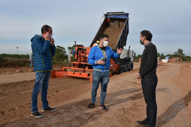 MENÉNDEZ RECIBIÓ AL MINISTRO OBRAS PÚBLICAS DE LA NACIÓN