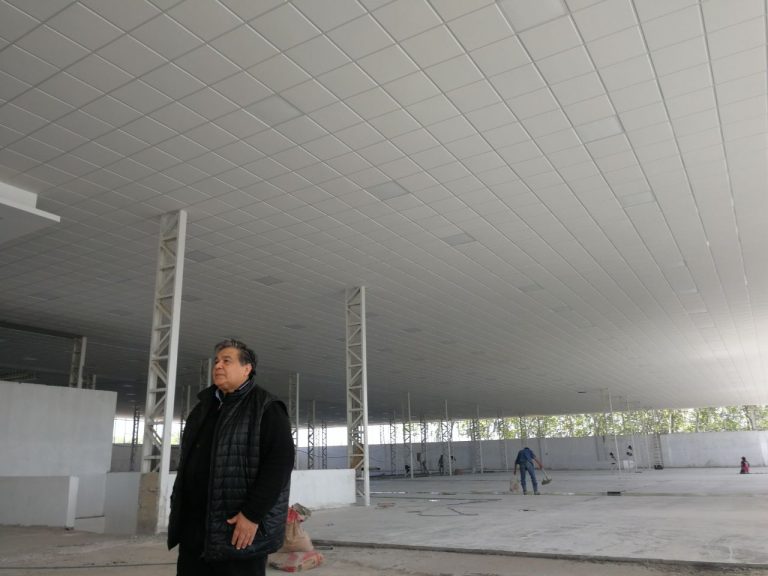 Intendente Ishii en la Facultad de Medicina de José C. Paz