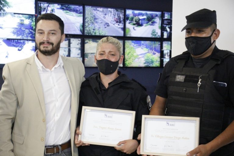 Distinguieron en San Miguel a los policías que salvaron a una beba con RCP