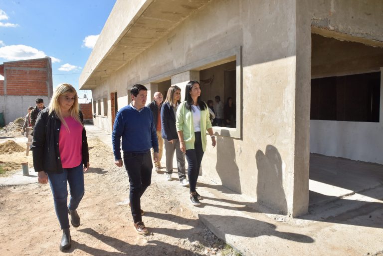 Correa y Nardini visitaron la obra del centro de salud La Loma