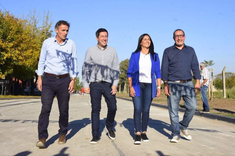 Noe Correa, Leo Nardini y Gabriel Katopodis, inauguraron el pavimento de la calle Juan Francisco Seguí Norte
