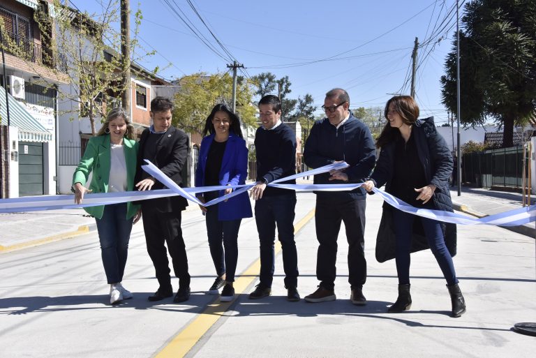 Axel Kicillof, Leo Nardini y Noe Correa, inauguraron la repavimentación de la Av. Eva Perón, en la ciudad de Villa de Mayo