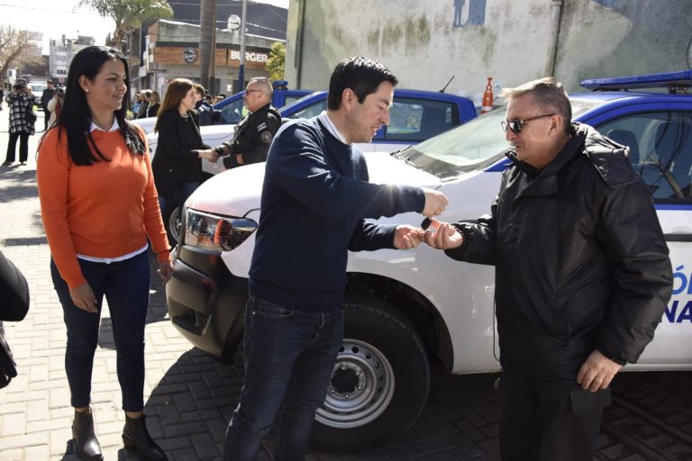Noe Correa y Leo Nardini, hicieron entrega de nuevos móviles y nuevas motos, destinados a la patrulla de “Protección Ciudadana”