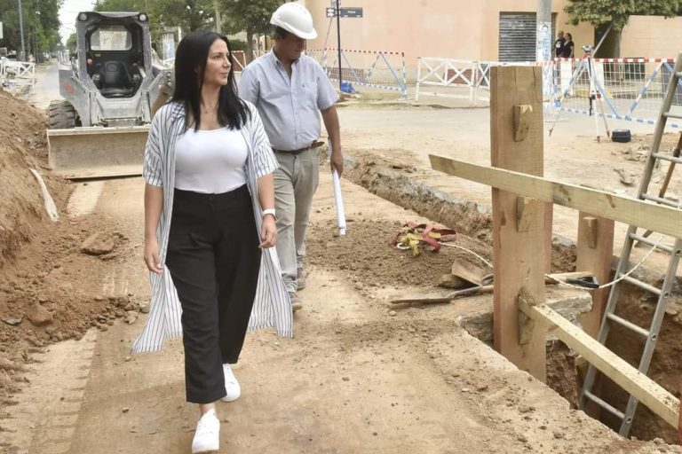 Noe Correa supervisó el avance de obra de la Red Primaria de Agua, en la ciudad de Grand Bourg