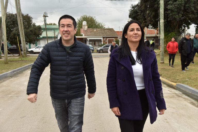 Leo Nardini habilitó nuevos pavimentos en Grand Bourg