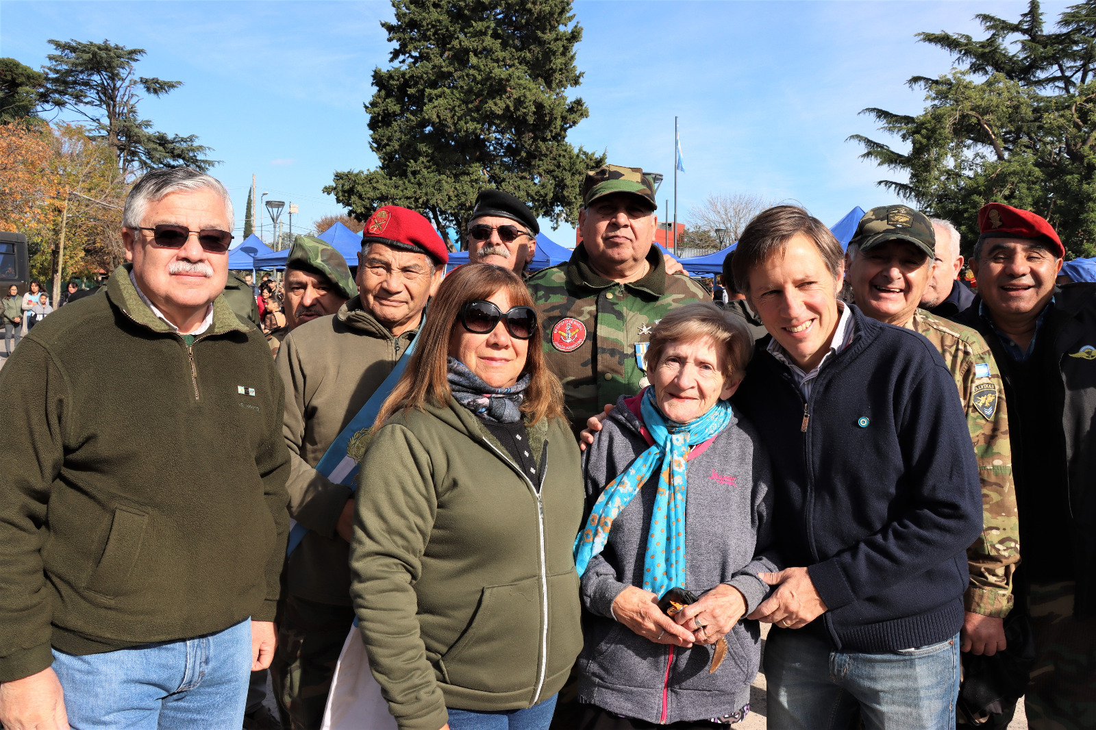 Jaime Méndez con Veteranos y vecinos