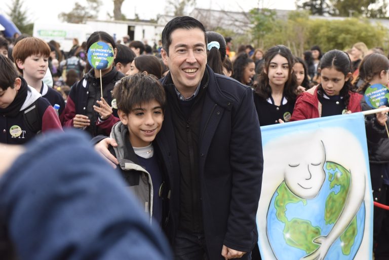 Los alumnos de 6to año de primaria de Malvinas Argentinas, dieron la “Promesa al medio ambiente”