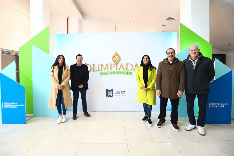 A estadio lleno se realizó la apertura de las Olimpíadas Malvinenses