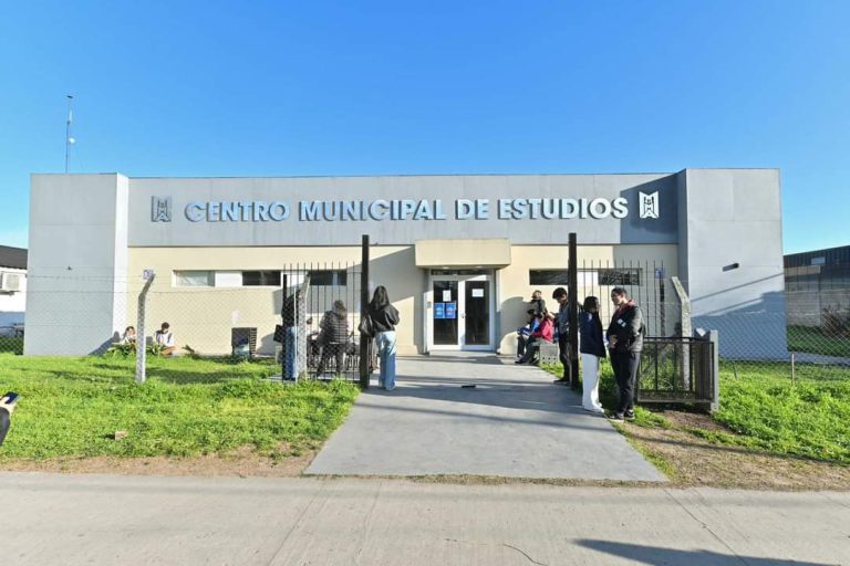 Primer examen UBA XXI en Malvinas Argentinas