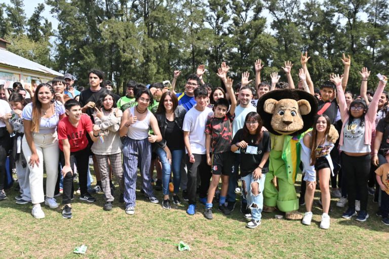 Los estudiantes recibieron la primavera en el Predio Municipal de Malvinas Argentinas