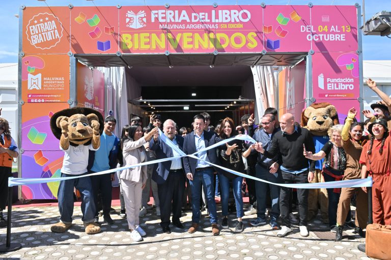 Quedó oficialmente inaugurada la Feria del Libro Malvinas Argentinas