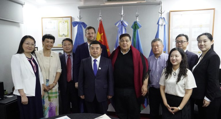 CON EL INTENDENTE ISHII, JOSÉ C. PAZ RECIBIÓ A COMITIVA DE LA UNIVERSIDAD DE HUBEI, REPÚBLICA POPULAR CHINA