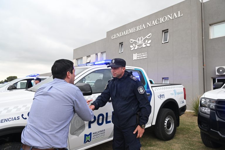 NARDINI REFUERZA LA SEGURIDAD DE MALVINAS CON LA ENTREGA DE 13 NUEVOS MÓVILES POLICIALES