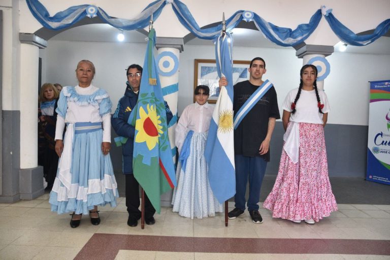 FESTEJO DEL DÍA DE LA INDEPENDENCIA EN EL TEATRO MUNICIPAL DE JOSÉ C. PAZ