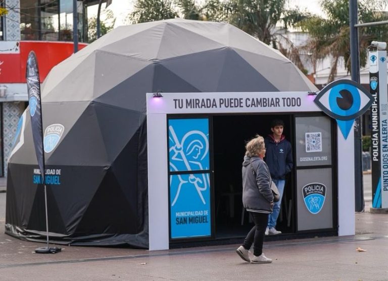 San Miguel instaló un domo para capacitaciones exprés de Ojos en Alerta